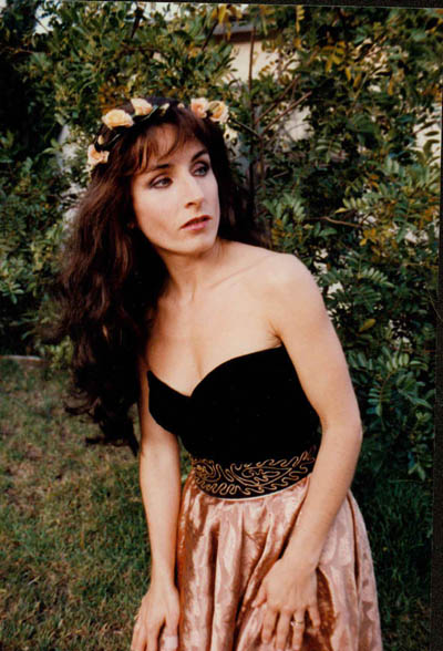 Stephanie looking mahvelous, dahling